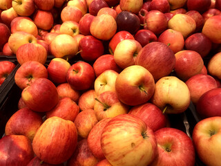 apples in the market