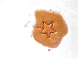 달고나, 설탕과자, 흰설탕 위에 달고나 / Dalgona, sugar crackers, and white sugar