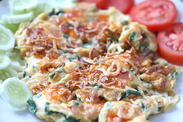 omelet with Fried Garlic and vegetable