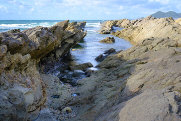 Fototapeta na wymiar 福井県越前海岸にある弁慶の洗濯岩