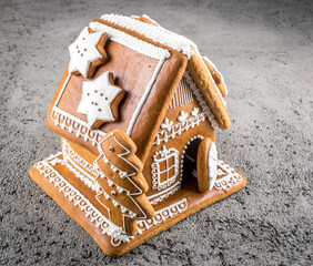 Fairytale cottage made of hand-decorated gingerbread - Christmas decoration