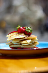 pancakes with strawberry