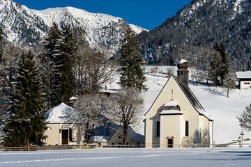 Loretto-Kapellen in  Oberstdorf in Winterlandschaft
