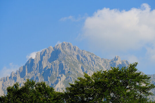 Le montagne delle Prealpi lecchesi viste dai Piani Resinelli.