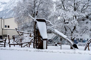 Spielplatz im Winter in Oberstdorf