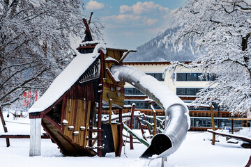 Spielplatz im Winter in Oberstdorf