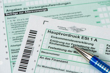 Steuererklärung für Finanzamt mit Formular