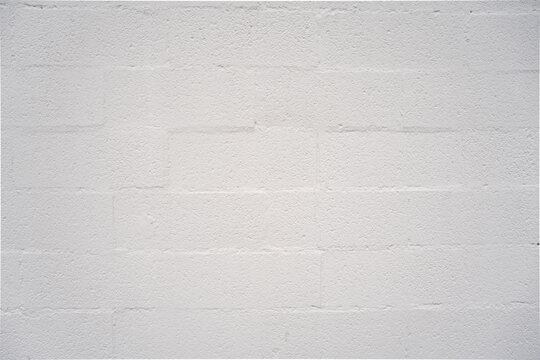 mur blanc en parpaing