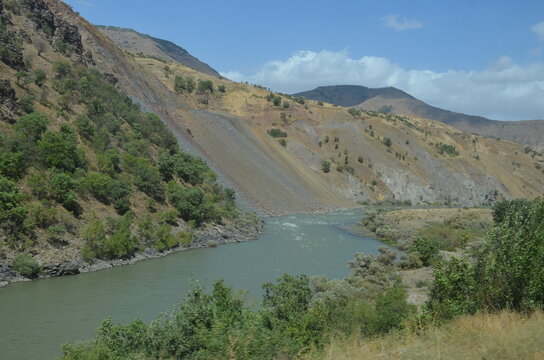 Landschaft in Kurdistan/Ostt&uuml;rkei (Blick aus dem Zug Ankara-Teheran)