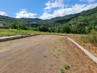 estrada, rua sem cal&ccedil;amento