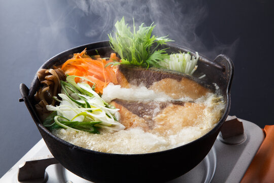 　鰤のみぞれ鍋　鍋料理　　雪見鍋