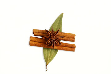 cinnamon stick,anise,cinnamon leaves or bay leaf in white background with copy space