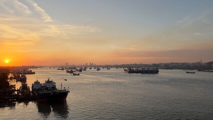 Fototapeta premium sunset over the harbor