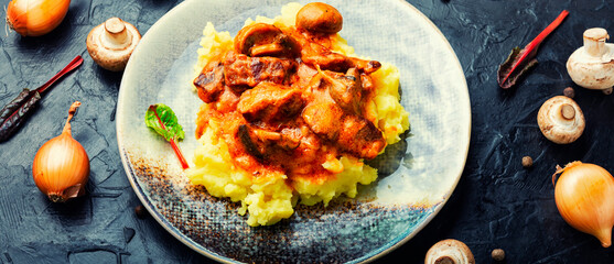 Meat with mushrooms, Beef stroganoff.
