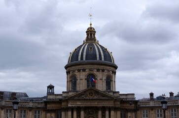Fototapeta na wymiar L'Institut de France à Paris 