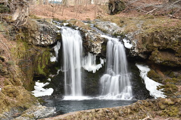 Fototapeta na wymiar 冬の鐘山の滝