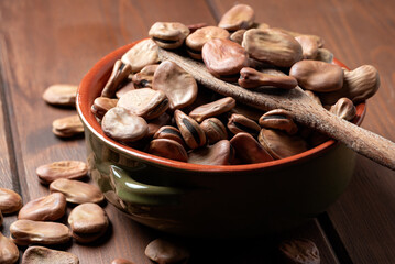 Fave secche biologiche, cibo vegano 