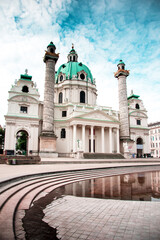 Obraz premium Beautiful landscape with St. Charles's Church (Karlskirche) in Vienna, Austria