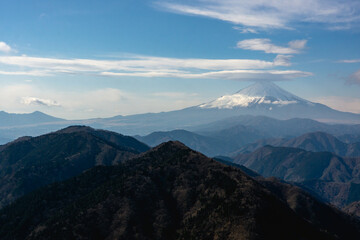 Naklejka na ściany i meble 富士山と丹沢の山々 鍋割山から