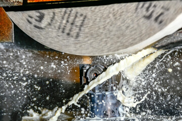Dressing the grinding wheel with a diamond tool for intensive removal of whole grains and crushing...