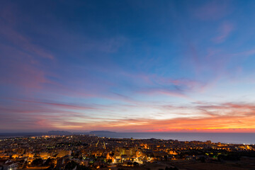 Vista panoramica sulla città di Trapani al crepuscolo, Italia	