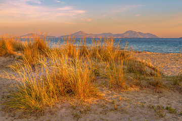 Sandstrand von Marmari auf der griechischen Insel Kos mit Blick zum türkischen Festland bei Bodrum