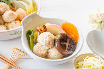 取り分けたつみれ鍋