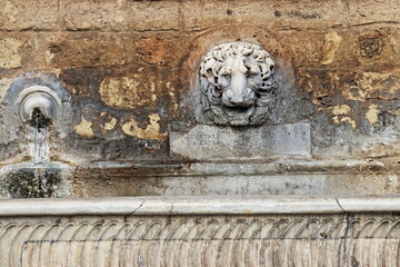 Ornamenti architettonici a Roma