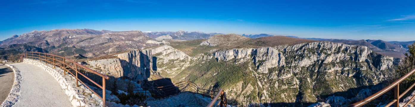 Vue panoramique des gorges du Verdon