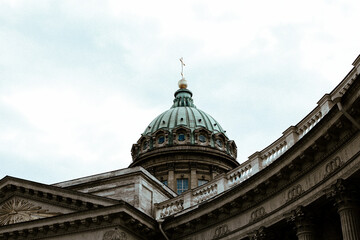 Fototapeta na wymiar Cathedral in Saint Petersburg
