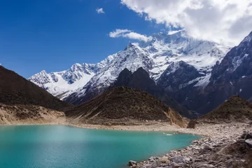 Photo sur Plexiglas Manaslu Mountain lake in the manaslu region in the Himalayas