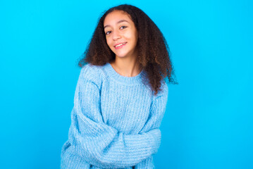 Fototapeta premium sweater, afro, curls, curly, teen, teenager, beauty, girl, winter, Indian, studio, hispanic