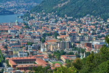 Vista della città di Como da un punto panoramico.