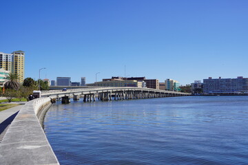Obraz premium Beautiful Hillsborough bay bayshore waterfront house in Tampa, Florida