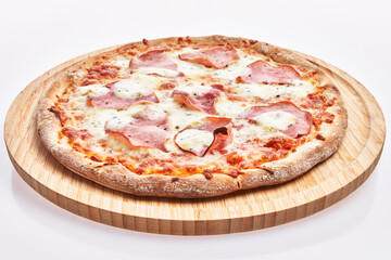  Wooden plate of italian prosciutto pizza over white isolated background