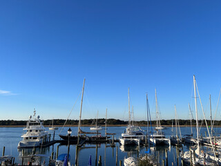Obraz premium Boats in a marina in Beaufort, North Carolina