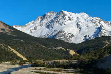 Fototapeta na wymiar view of Mt. Cerro Hermoso in Patagonia, Argentina