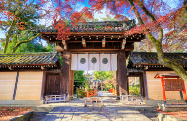京都、今宮神社の東門