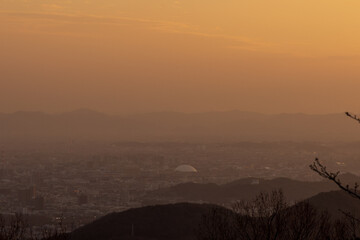 とても美しい日本の岡山県岡山市の笠井山の夜景
