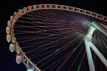 ferris wheel in dubai at night