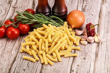 Raw Italian wheat pasta - Fusilli