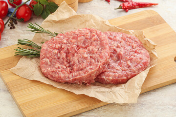 Raw pork cutlet for burger