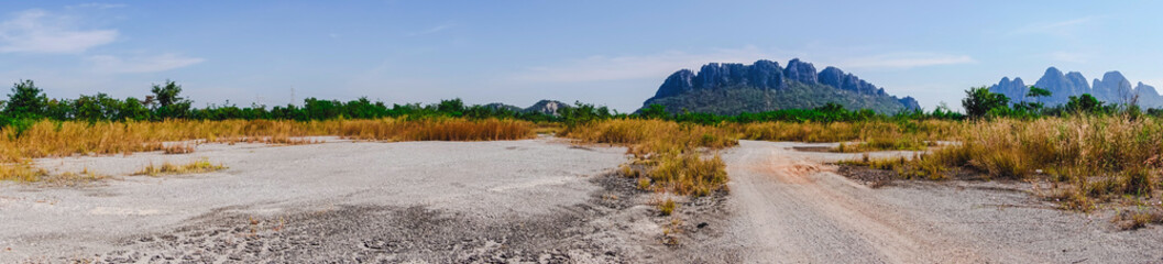 Large mountain range called Khao-Nor is located in Nakhon Sawan Province
