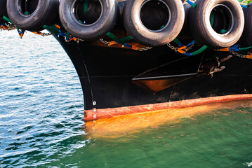 停泊中のタグボート