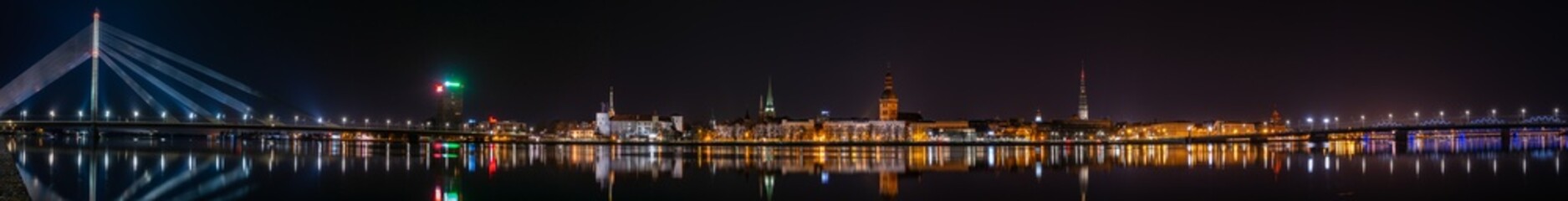 Fototapeta na wymiar Panoramic view of the city at night, Riga, Latvia