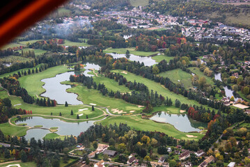 vue aérienne automnale du golf Parc Robert Hersant à La Chaussée-d'Ivry dans l'Eure-et-Loir en France