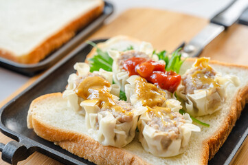 焼売のホットサンド作り　