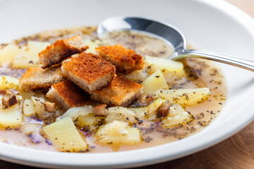 garlic soup with toast bread