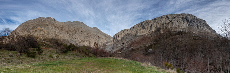 Landscape photo of the mountains of the Hoces de Vegacervera Natural Space, León, Spain.