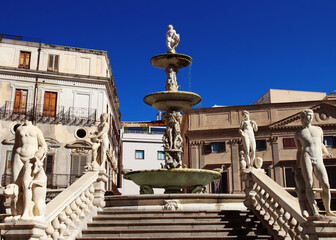 Fototapeta na wymiar Fontana Pretoria in Palermo, Sicily, Italy.